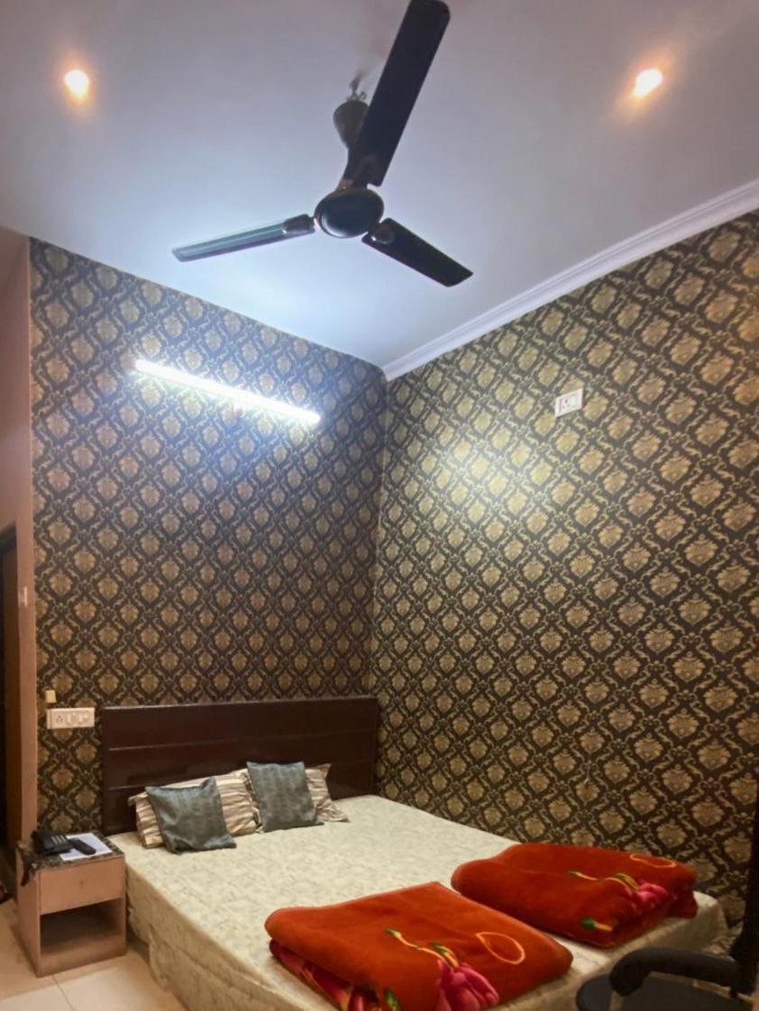 Ds Residency Varanasi-Prime Location-Parking Dış mekan fotoğraf