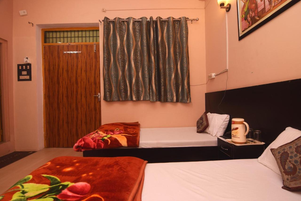Ds Residency Varanasi-Prime Location-Parking Dış mekan fotoğraf